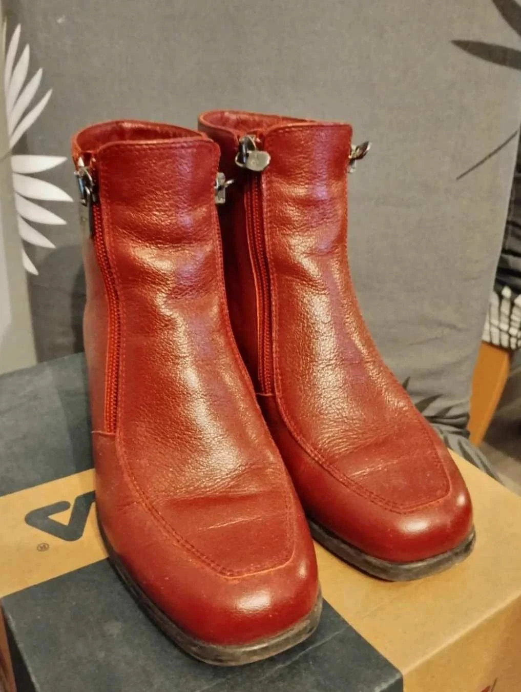 Bottines rouges , Damart P35/36